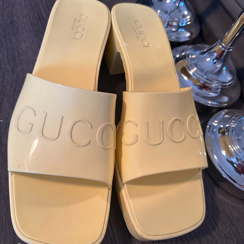 Authentic Gucci Sandals . - image 4